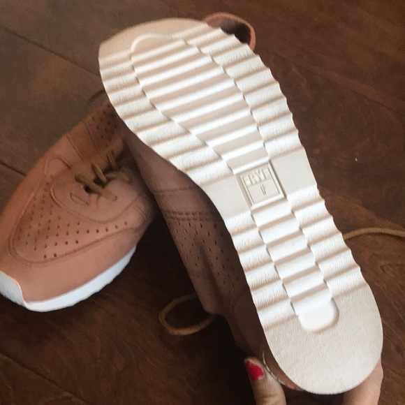 ❌sold❌Frye tan sneakers Sz 11 - Picture 6 of 7